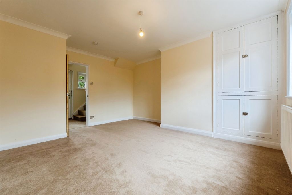 Property photo 3 of 25