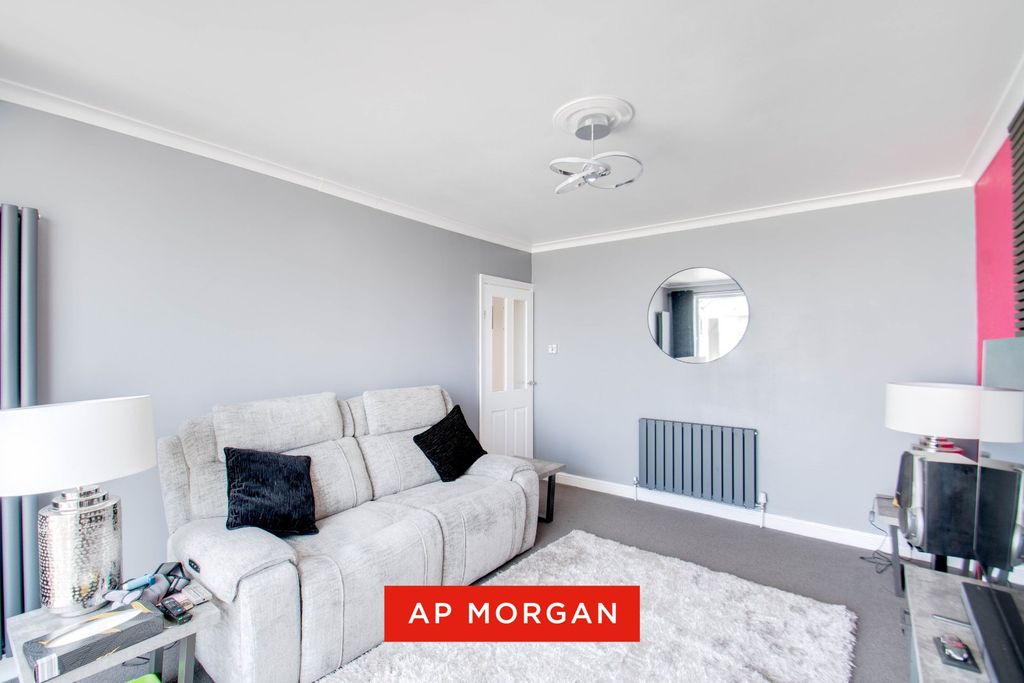 Property photo 3 of 21 Picture No. 11