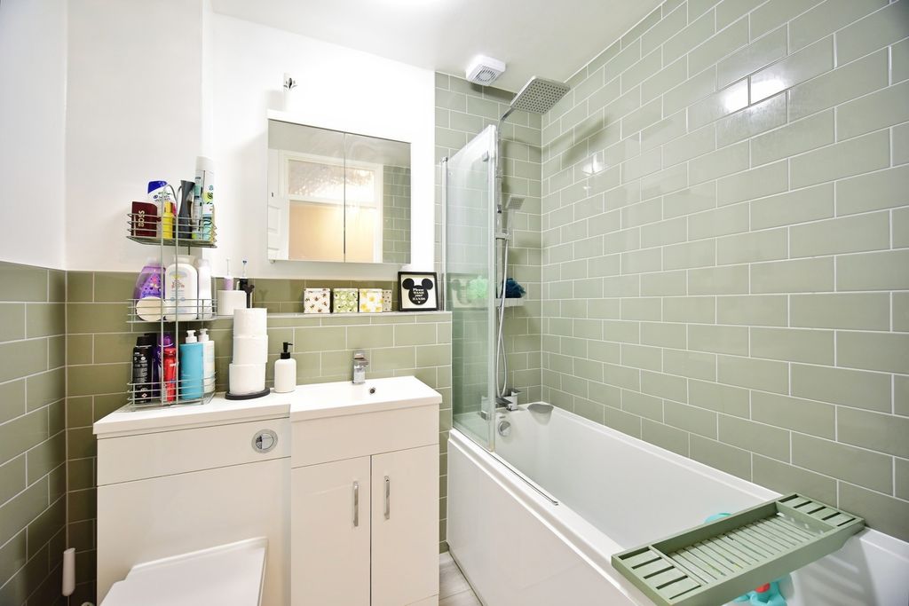 Property photo 3 of 17 Photo