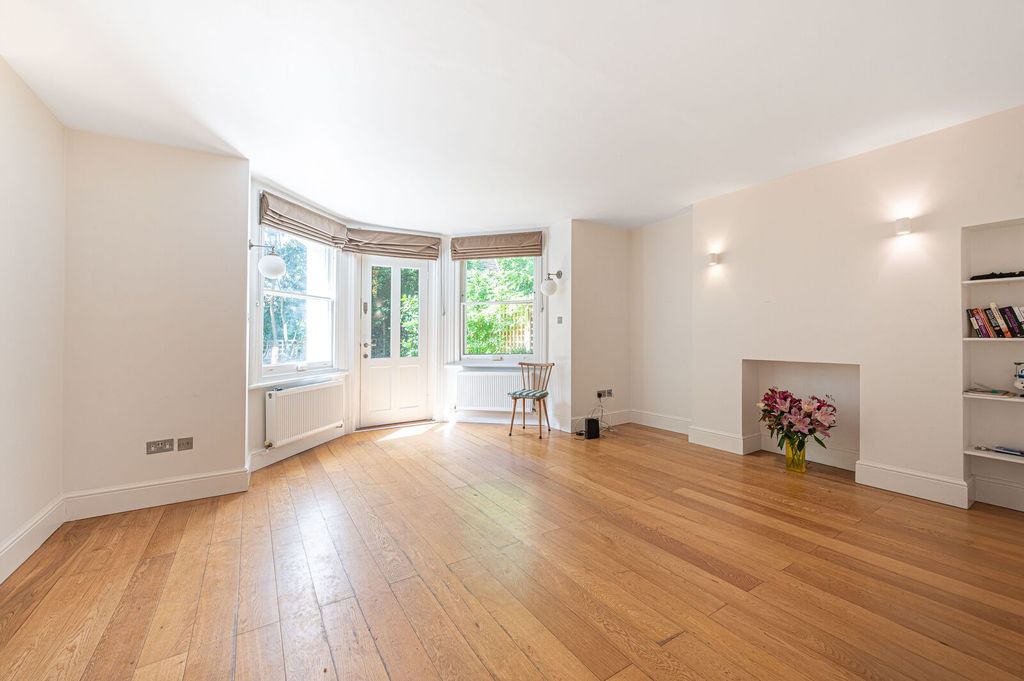 Property photo 2 of 11