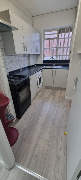 Property photo 1 of 7 Spacious 3 Bedroom Available In Zone 2 - Great Location