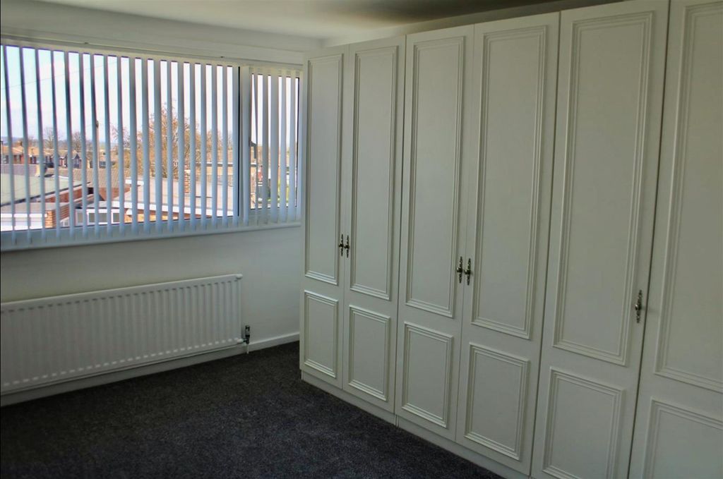 Property photo 3 of 7 Bedroom One