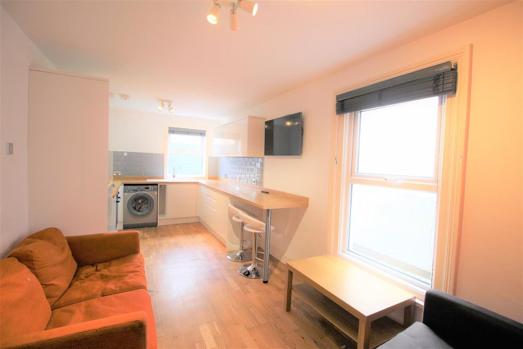 Property photo 1 of 5 Kit.Jpg