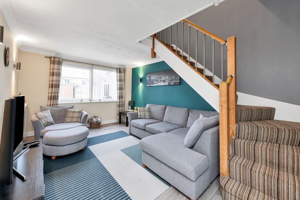 Property photo 3 of 15