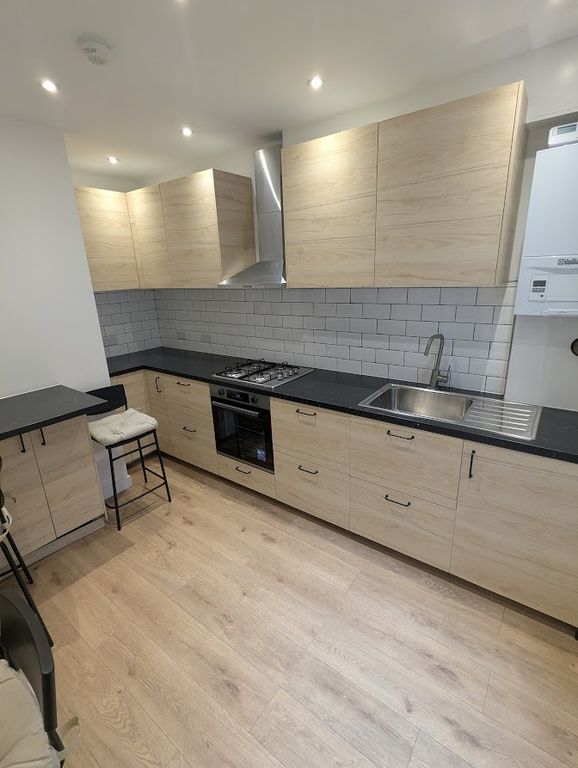 Property photo 1 of 21 Kitchen 1