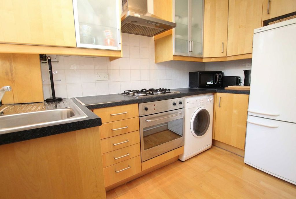 Property photo 3 of 4