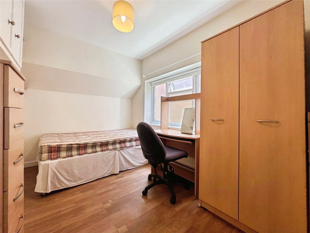 Property photo 1 of 8 Bedroom