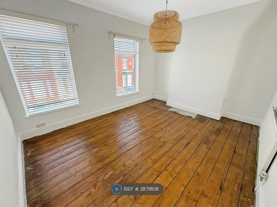 Property photo 2 of 12 Main Bedroom