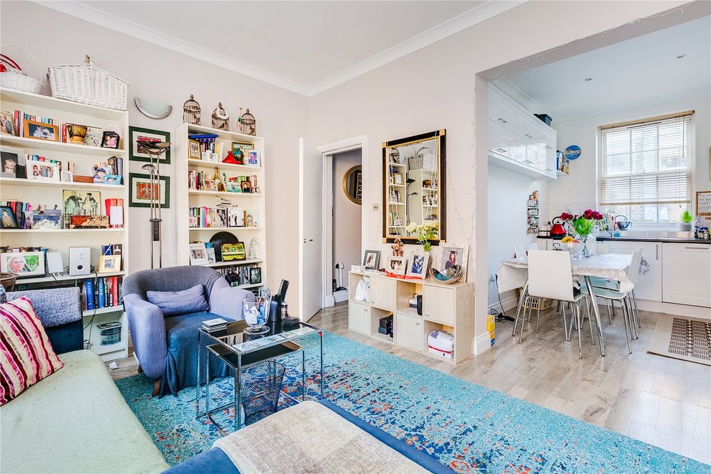 Property photo 2 of 9