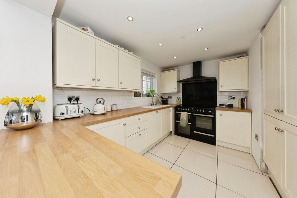 Property photo 2 of 19 Pbox-Img.Jpg