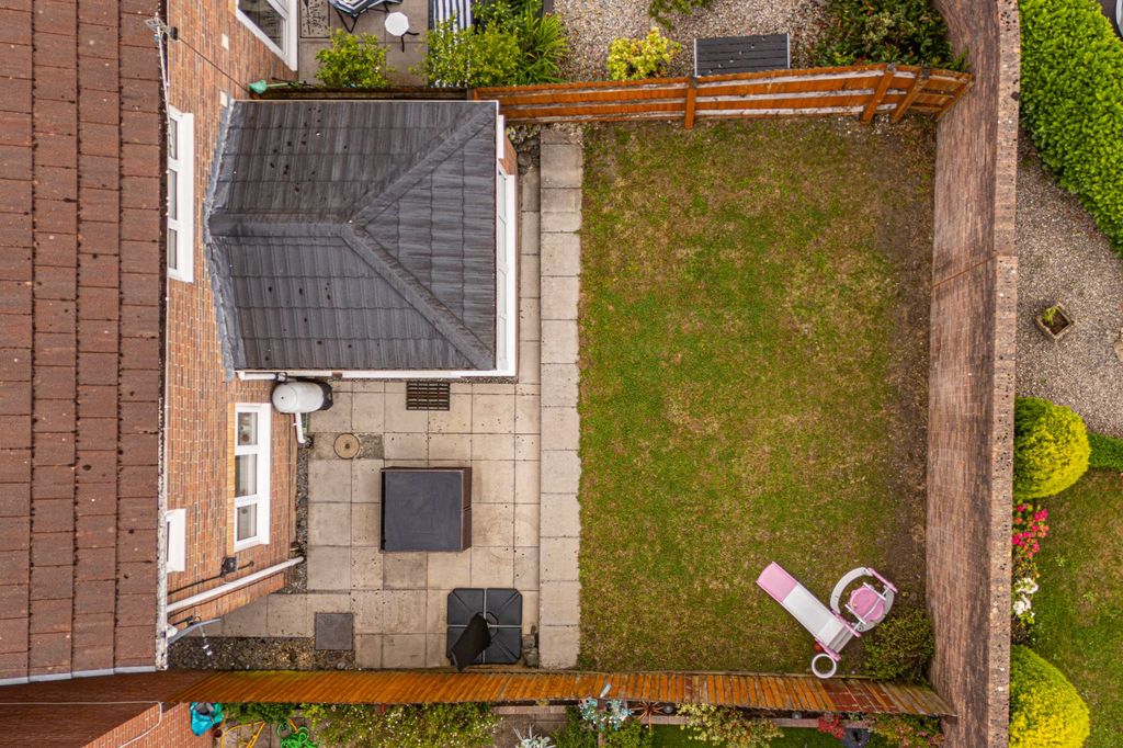 Property photo 1 of 40