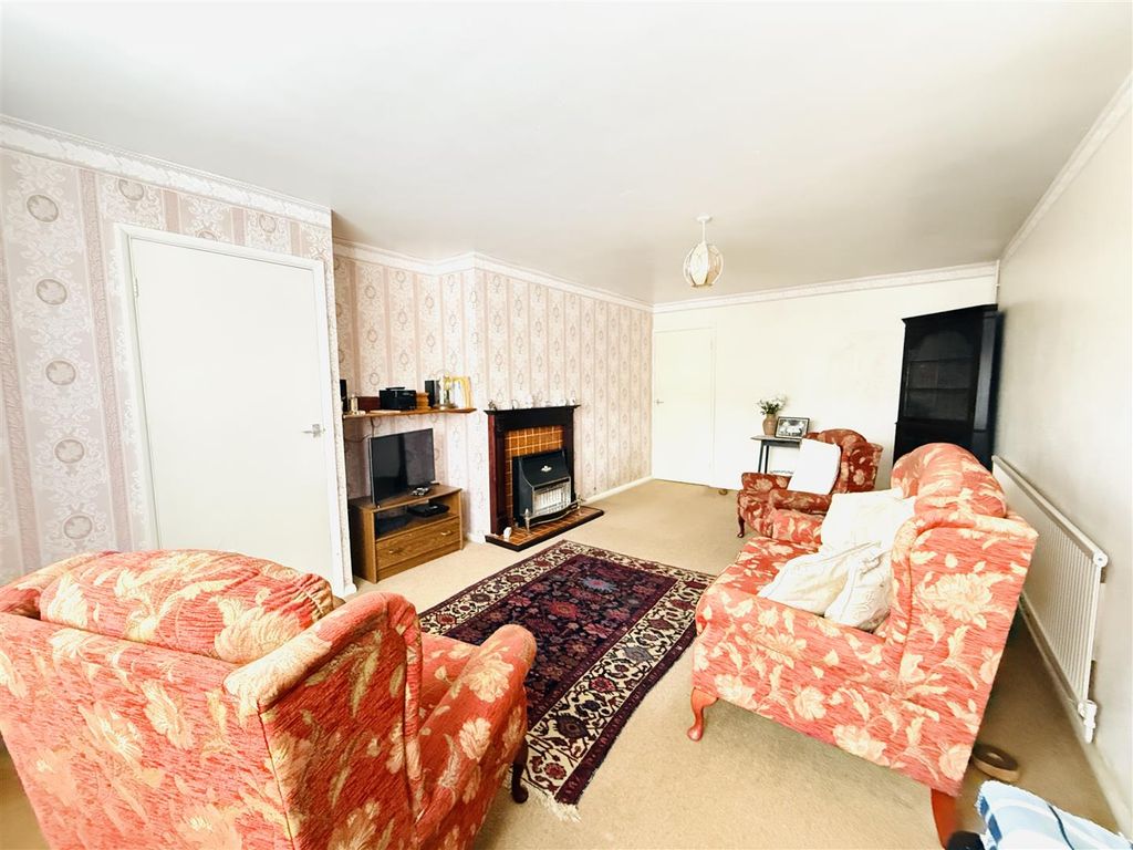 Property photo 2 of 16 Living Room