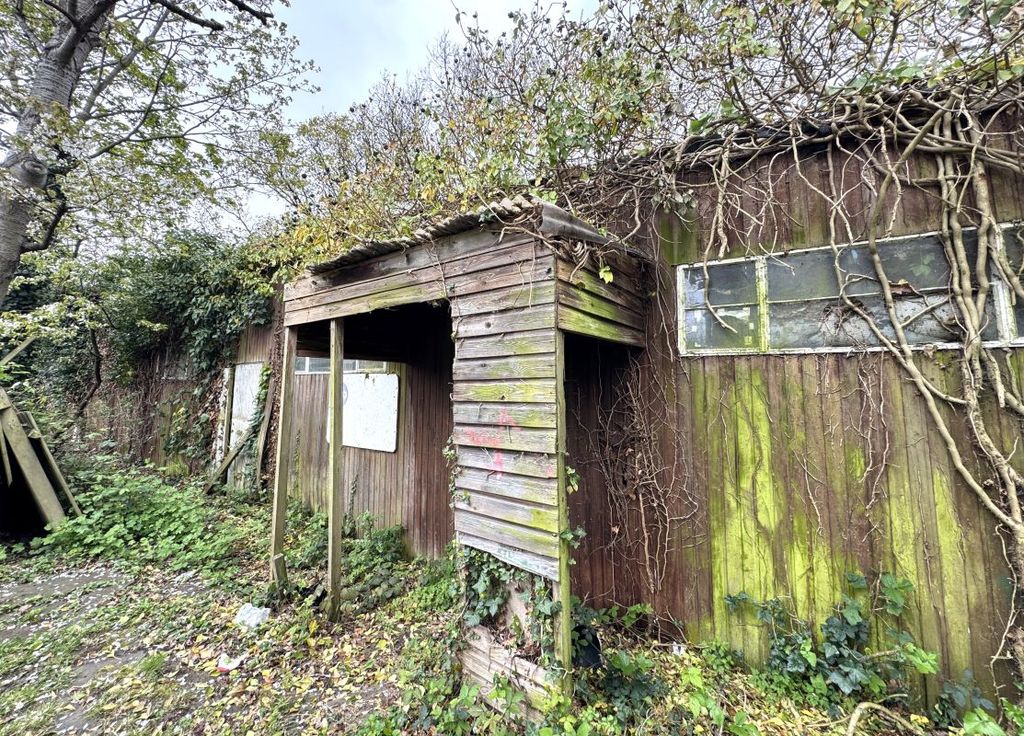 Property photo 3 of 5