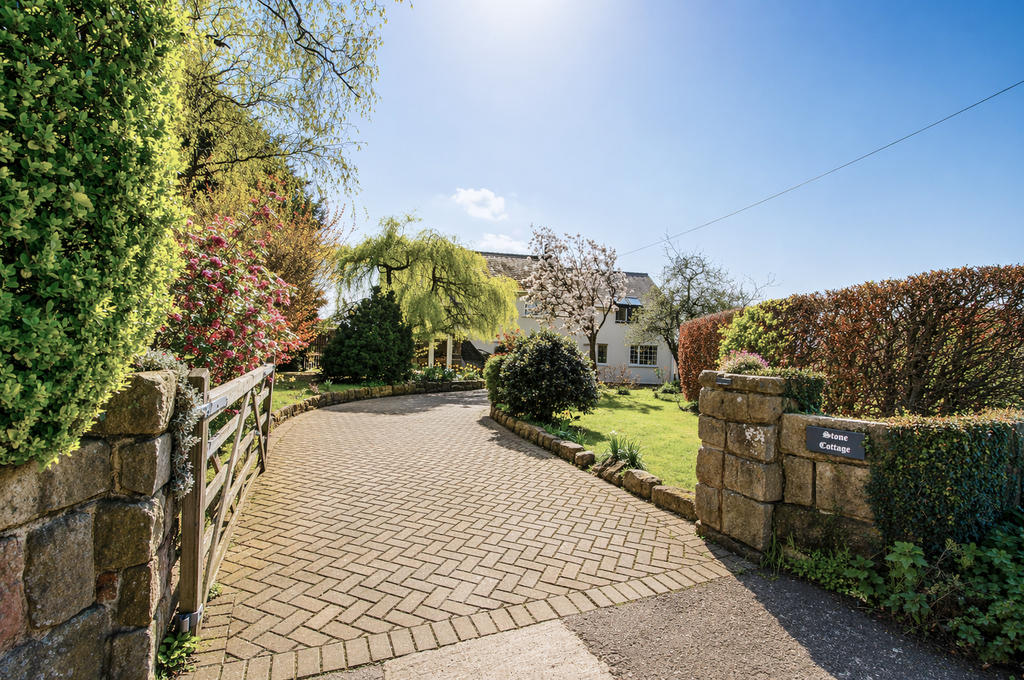 Property photo 2 of 28