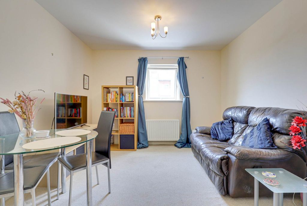 Property photo 2 of 11