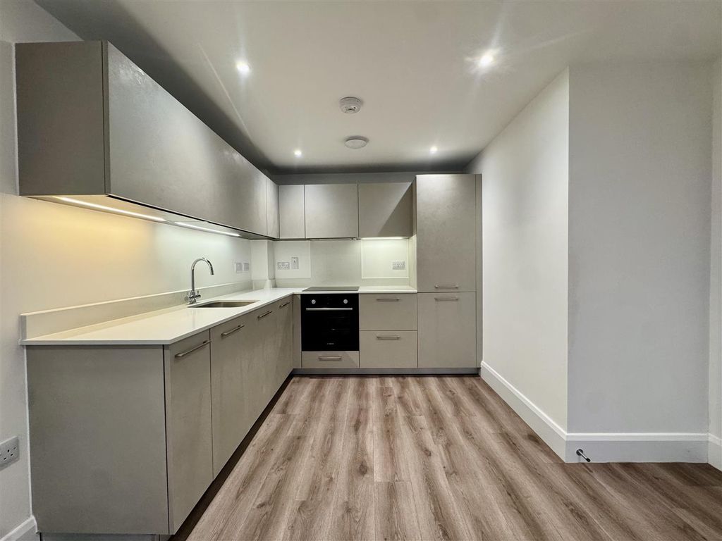 Property photo 3 of 16 Kitchen