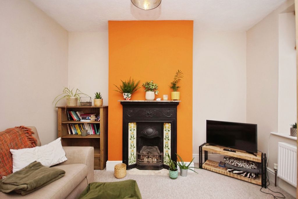 Property photo 2 of 17 Photo