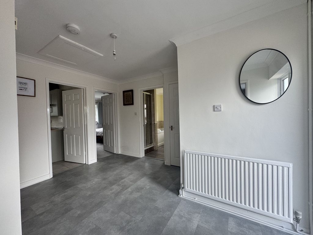 Property photo 3 of 27 Hallway