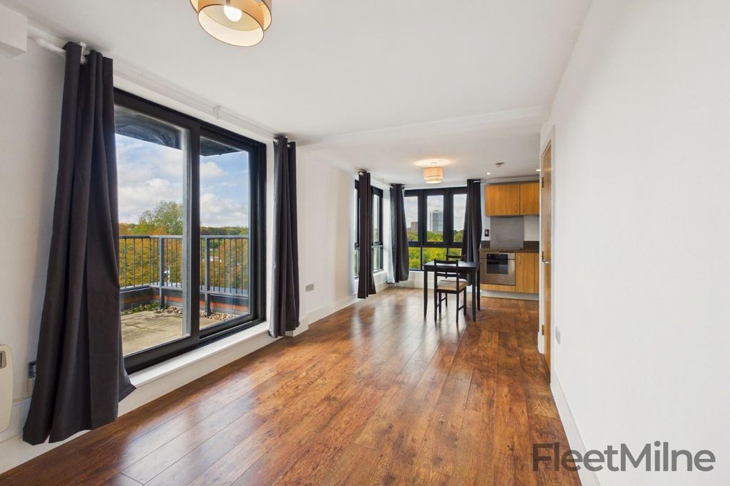 Property photo 1 of 14 Living Room/Kitchen