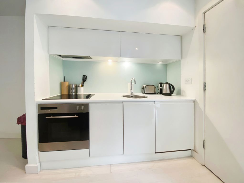 Property photo 3 of 12 Photo 04