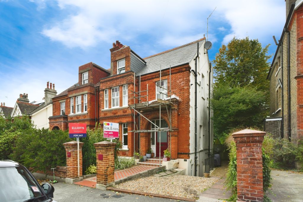 Property photo 1 of 17