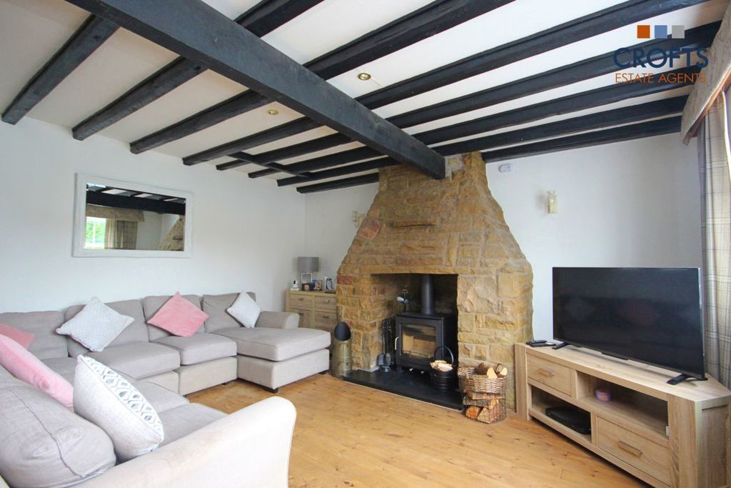 Property photo 2 of 14 Lounge