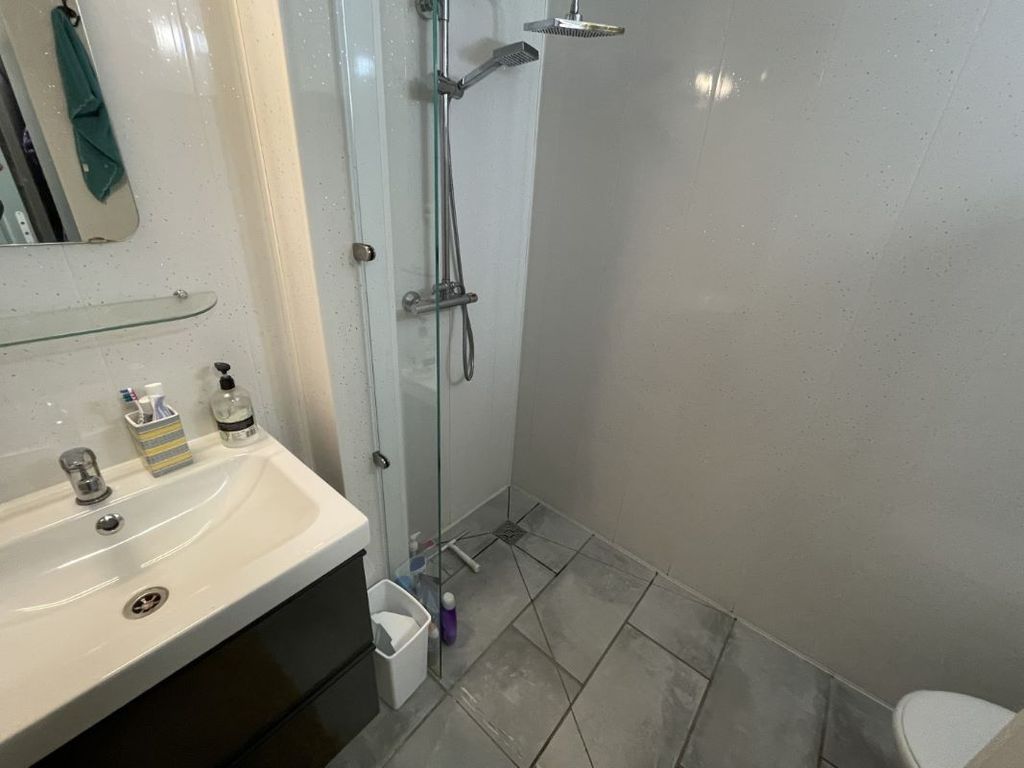 Property photo 3 of 25
