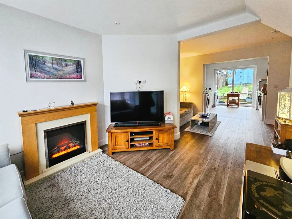 Property photo 2 of 16 Picture No. 05