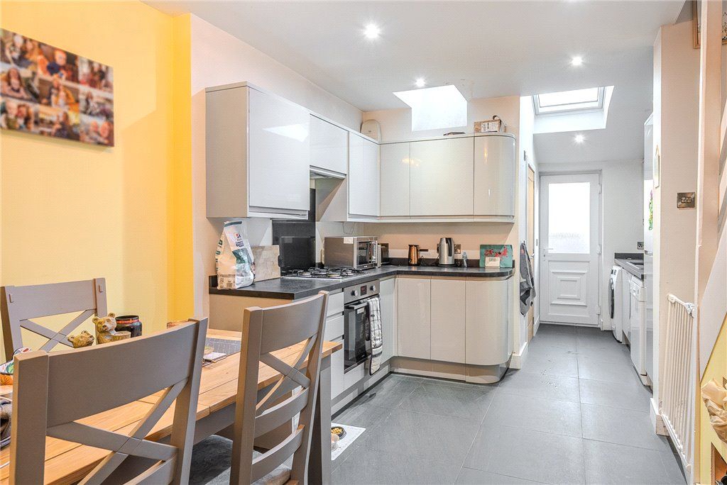 Property photo 3 of 11 Dining Area