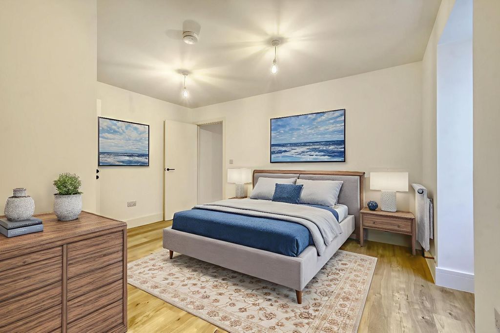 Property photo 2 of 14 Img_8871_10-Copy-2 - Bedroom - Standard - 1.Jpg