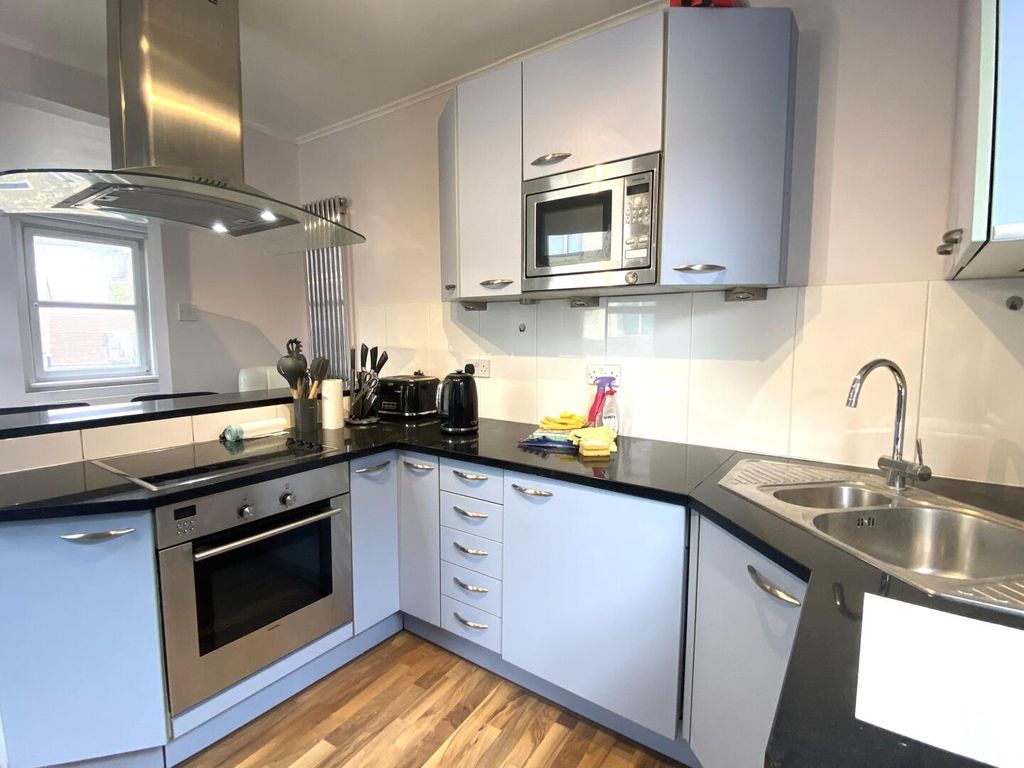 Property photo 2 of 7 Kitchen