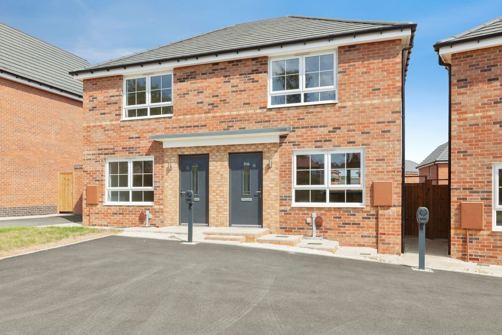 Property photo 1 of 7 Plot 322