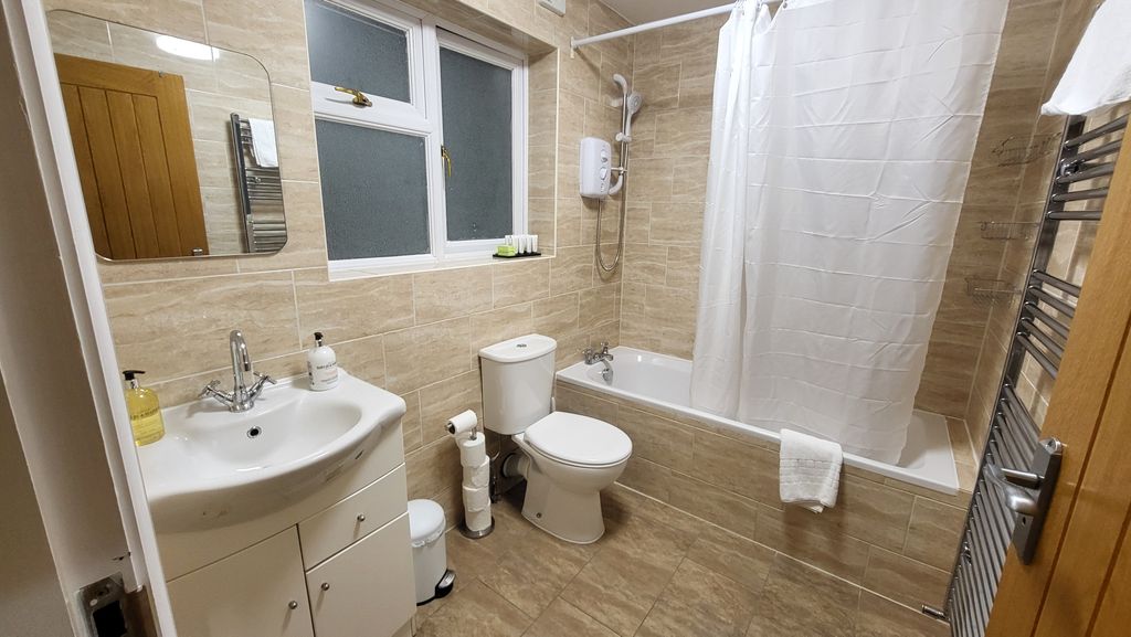 Property photo 3 of 20 Bathroom