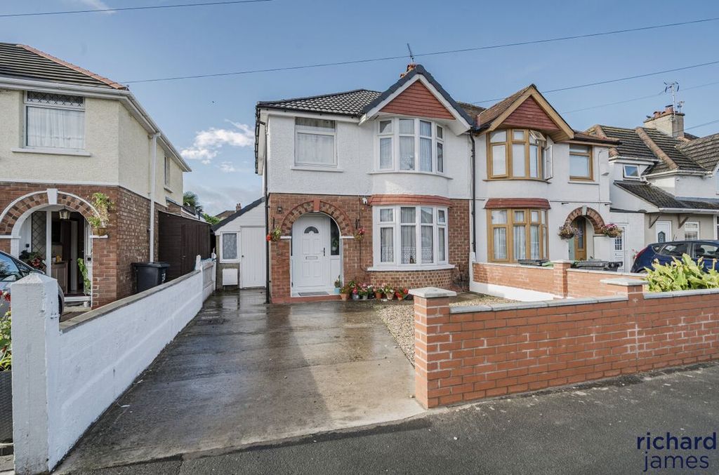 Property photo 1 of 18 E9d89909A4Da4865Aa5c2Ec41c98c1ce
