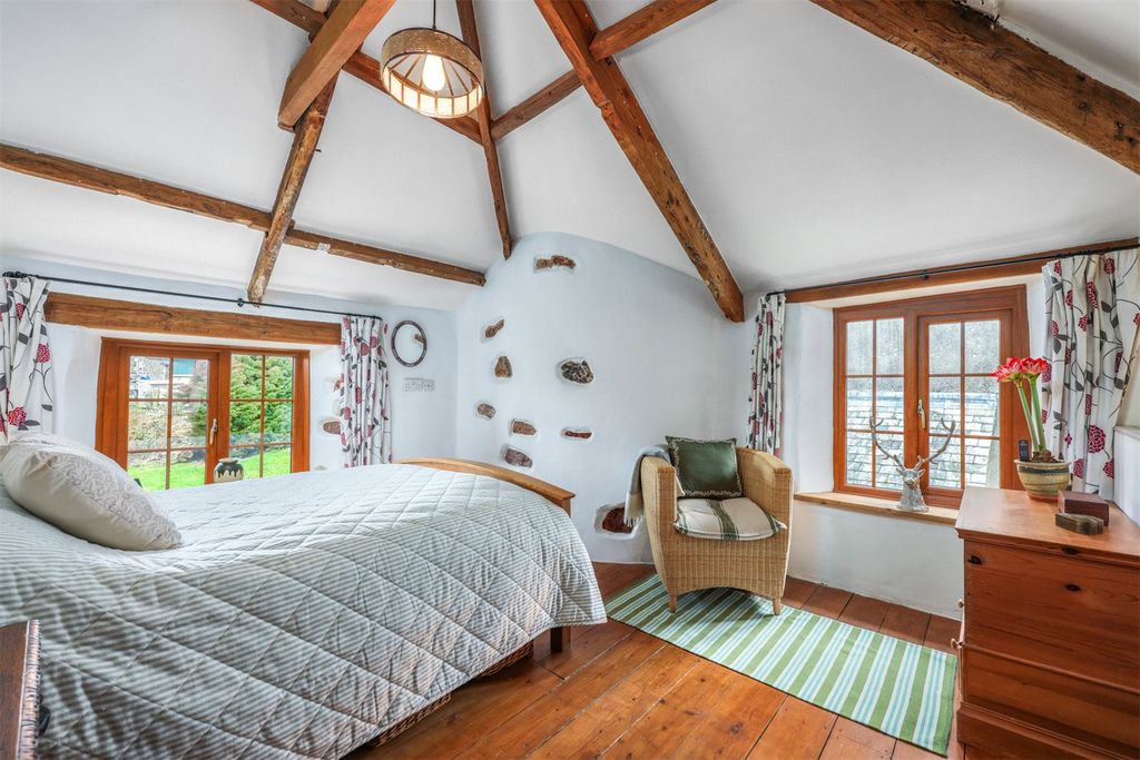 Property photo 2 of 19 Picture No. 12