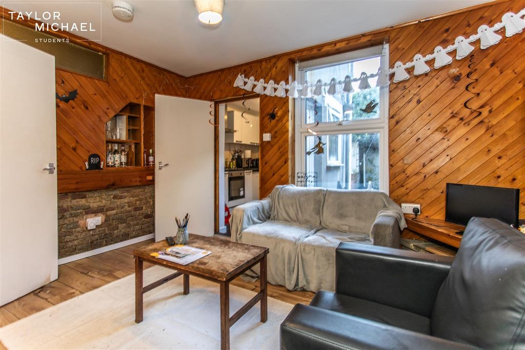 Property photo 3 of 16 Living Room