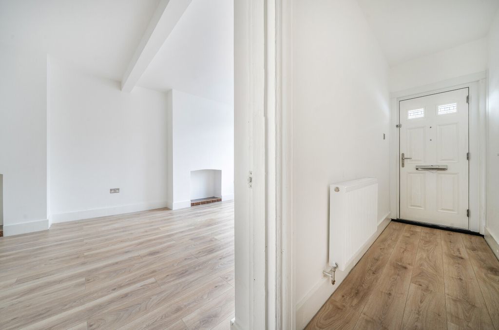 Property photo 2 of 22 Hall