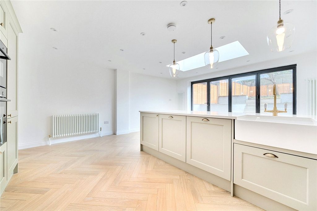 Property photo 3 of 28 Picture No. 07
