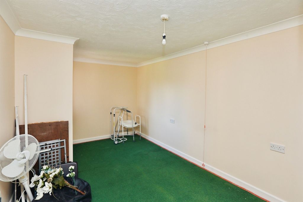 Property photo 3 of 14
