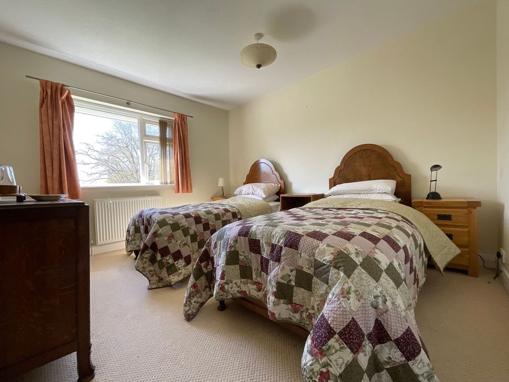 Additional image 10 of 2 bed flat for sale64-70 Hackness Road, Scarborough YO12