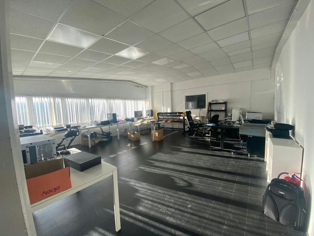 Property photo 2 of 2 1Ecf35Bd-B2F2-4809-8Ad4-10c30F7Ed717.Jpg