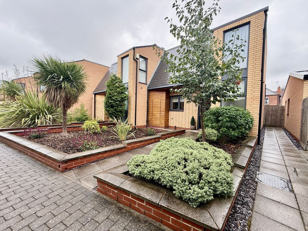 Property photo 1 of 31