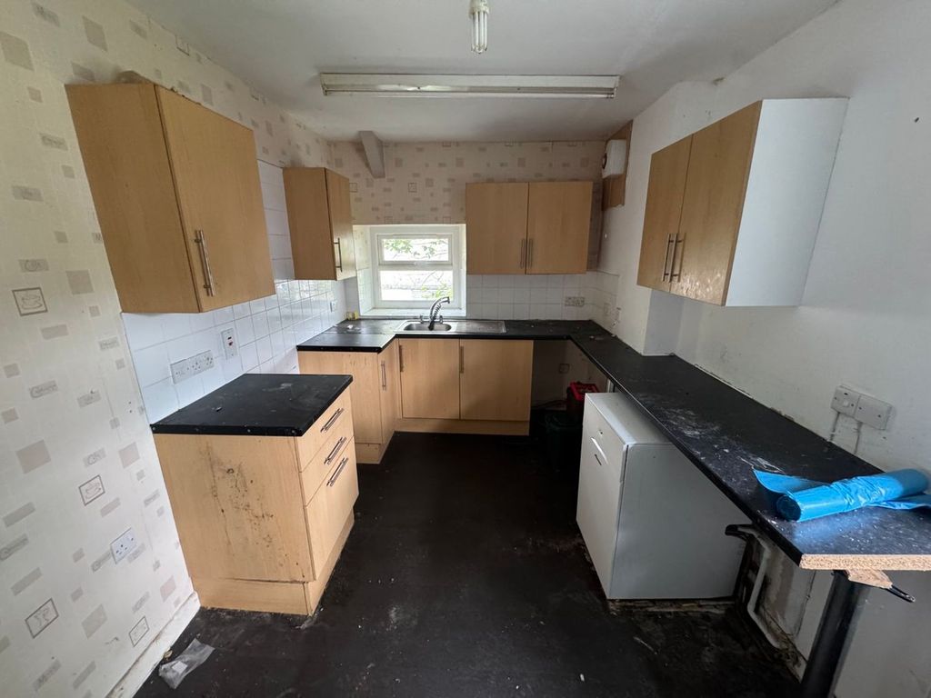 Additional image 16 of 3 bed flat for saleLewis Street, Pontwelly, Llandysul SA44