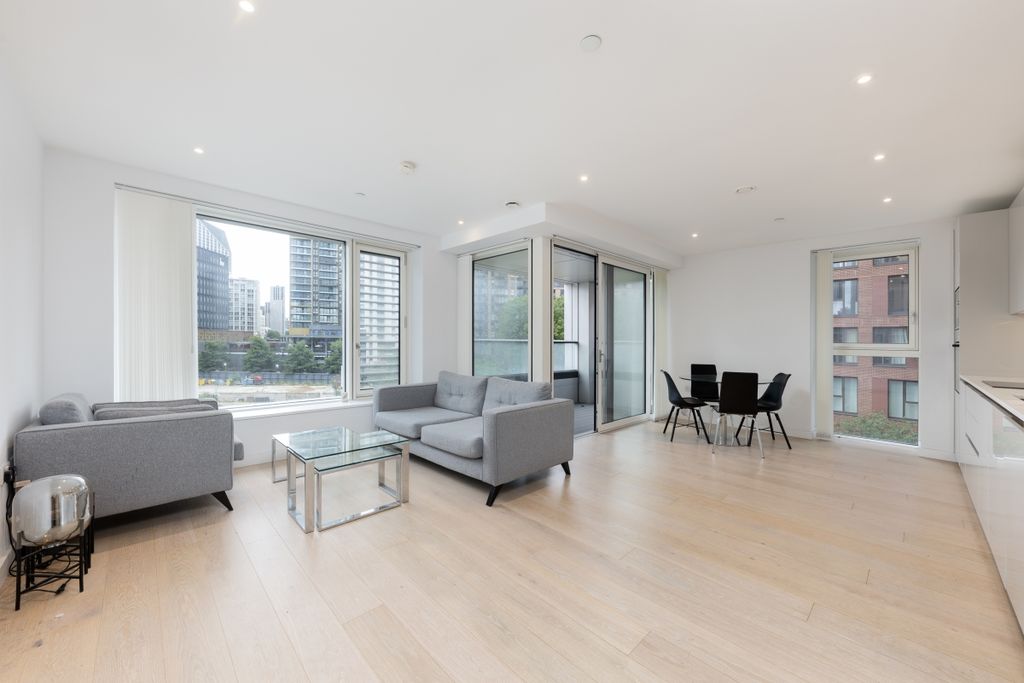 Property photo 2 of 11 Hurlock Heights F...