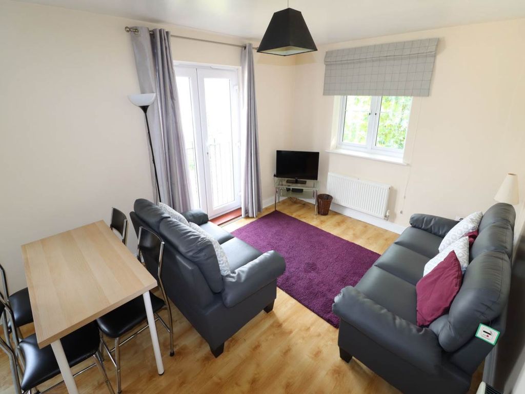 Property photo 2 of 8 5Ab7d158-69Ff-4897-Aa73-E1c80d026A32