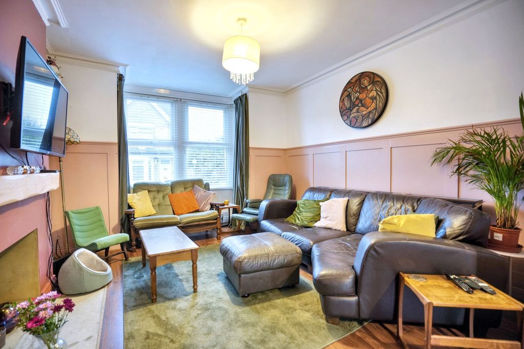 Property photo 3 of 12