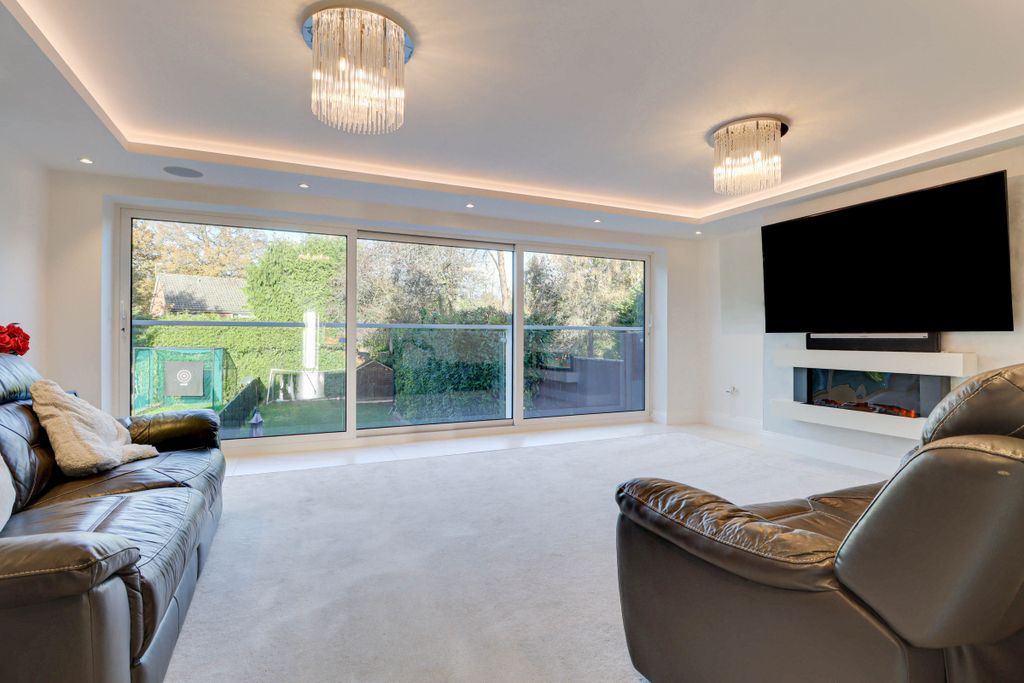 Property photo 2 of 26 Living Room