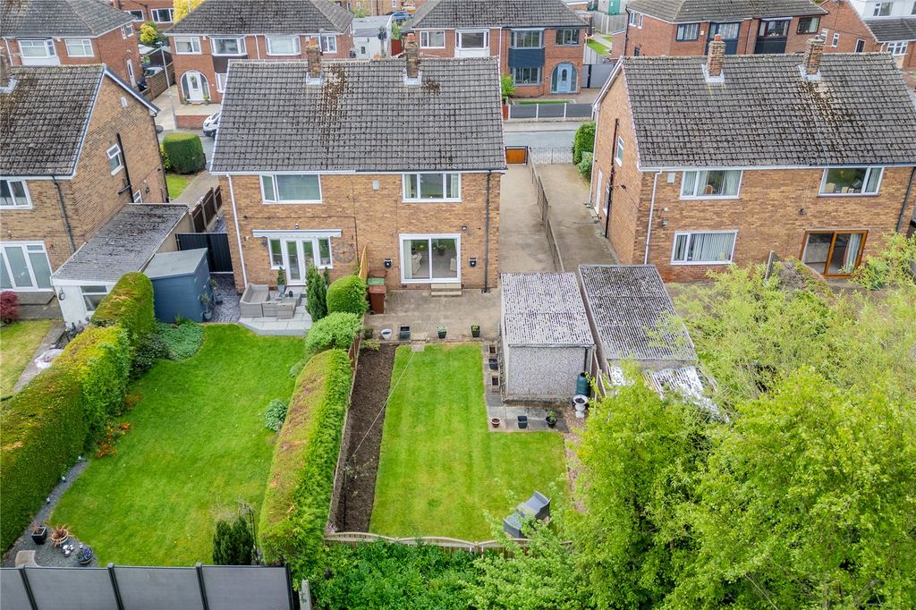 Property photo 2 of 33 Picture No. 27