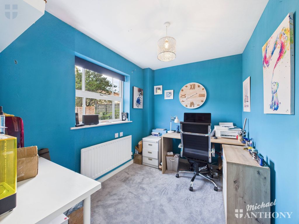 Property photo 2 of 12 Cam03852G0-Pr0387-Still001