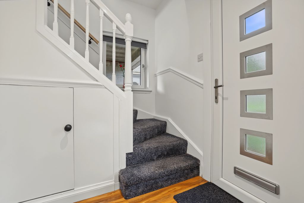 Property photo 2 of 40